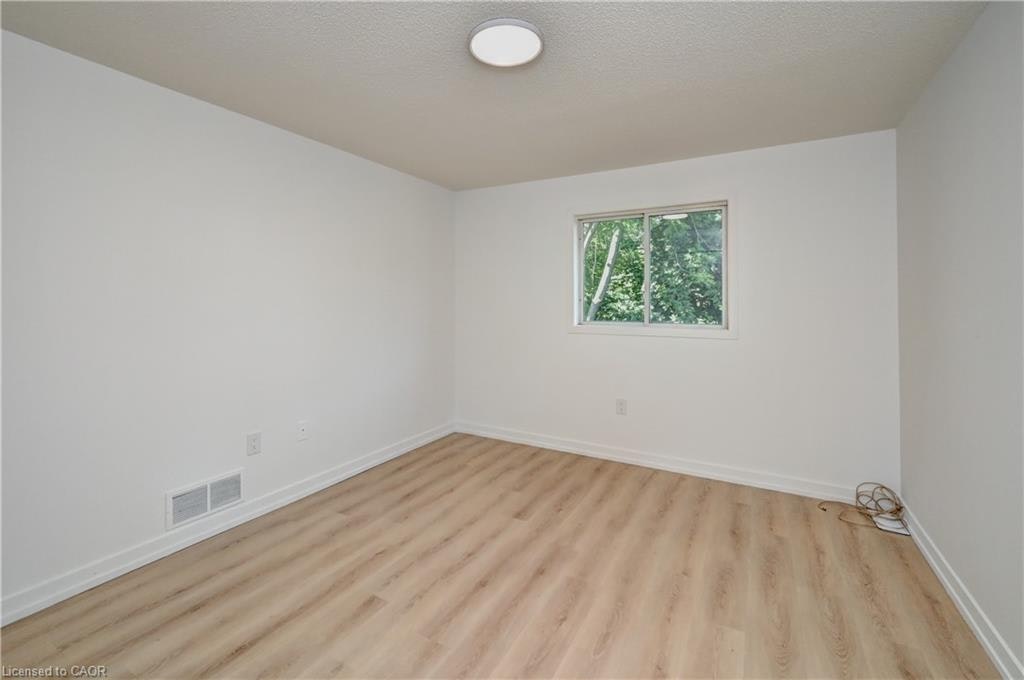16 Hartley Court, Cambridge, ON, N1H 8J4 - 11