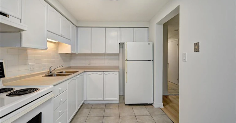 16 Hartley Court, Cambridge, ON, N1H 8J4 - 2