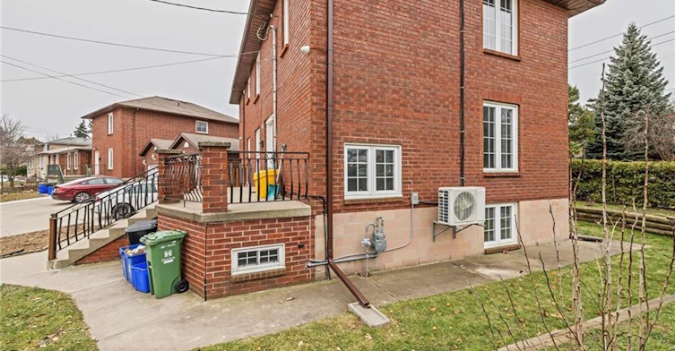 UPPER-107 Horning Drive, Hamilton, ON, L9C 6L2 - 2