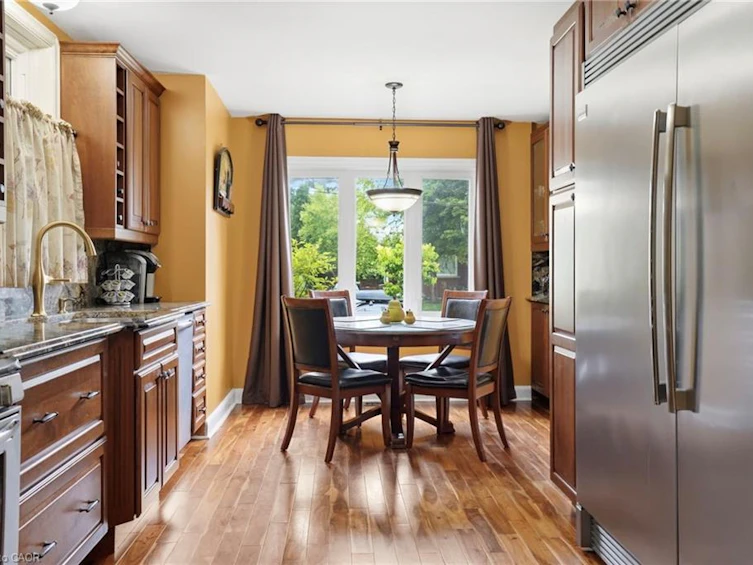 950 North Shore Boulevard, Burlington, ON, L7T 1B1 - 9