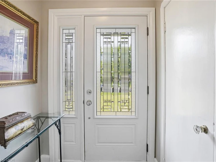 950 North Shore Boulevard, Burlington, ON, L7T 1B1 - 4