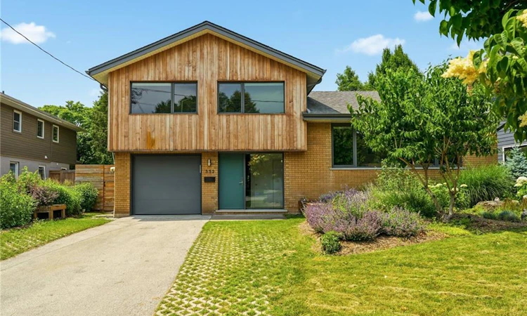 332 Newbold Court