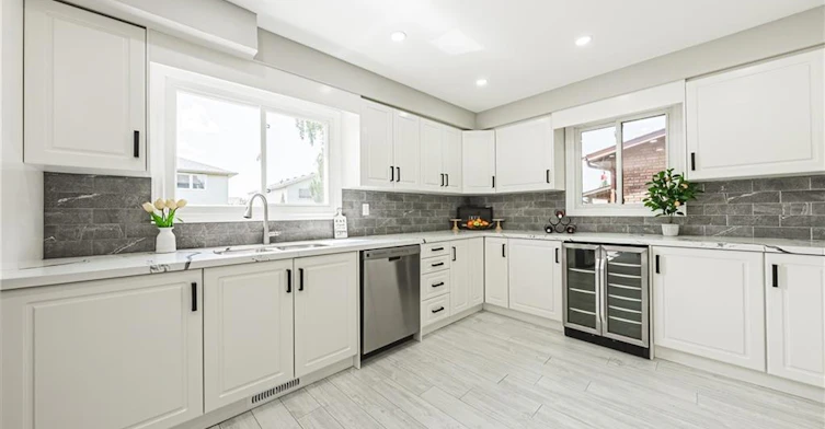 39 Parkwood Crescent, Hamilton, ON, L8V 4Z9 - 7