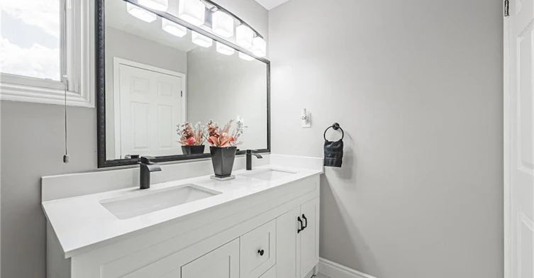 39 Parkwood Crescent, Hamilton, ON, L8V 4Z9 - 25