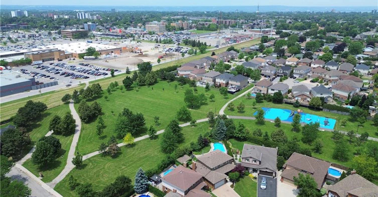 39 Parkwood Crescent, Hamilton, ON, L8V 4Z9 - 49