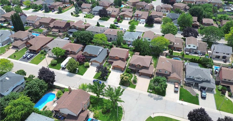 39 Parkwood Crescent, Hamilton, ON, L8V 4Z9 - 47