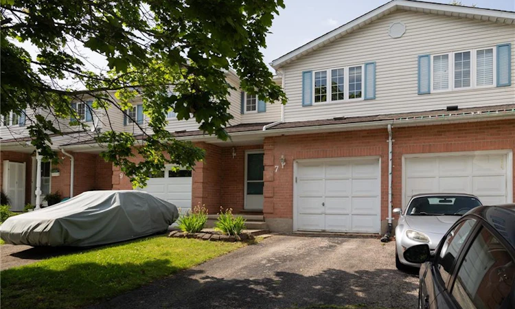 7 Graystone Court