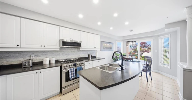 5875 Blue Spruce Avenue, Burlington, ON, L7L 7N7 - 11