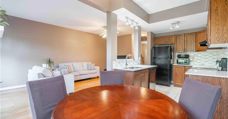26-232 Stonehenge Drive, Hamilton, ON, L9K 1R5 - 17