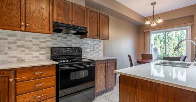 26-232 Stonehenge Drive, Hamilton, ON, L9K 1R5 - 12