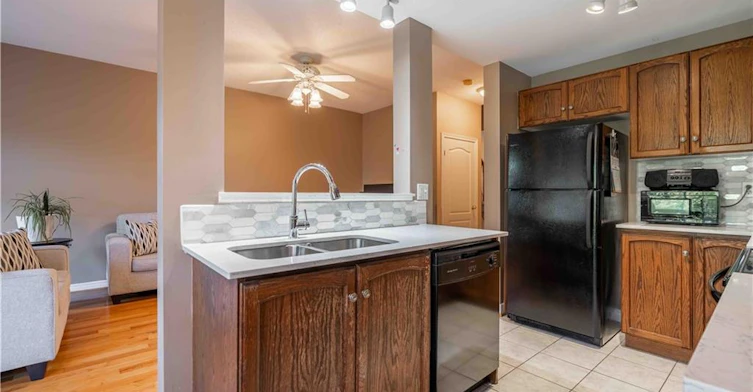 26-232 Stonehenge Drive, Hamilton, ON, L9K 1R5 - 15