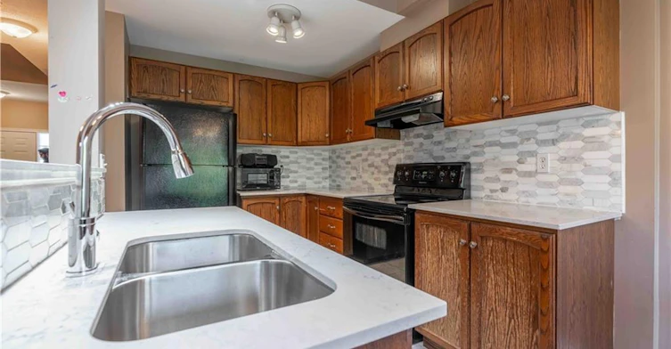 26-232 Stonehenge Drive, Hamilton, ON, L9K 1R5 - 14