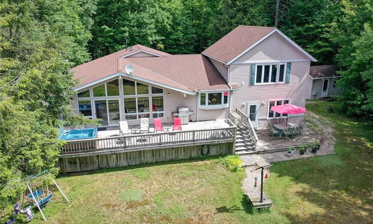 1070 Grass Lake Road