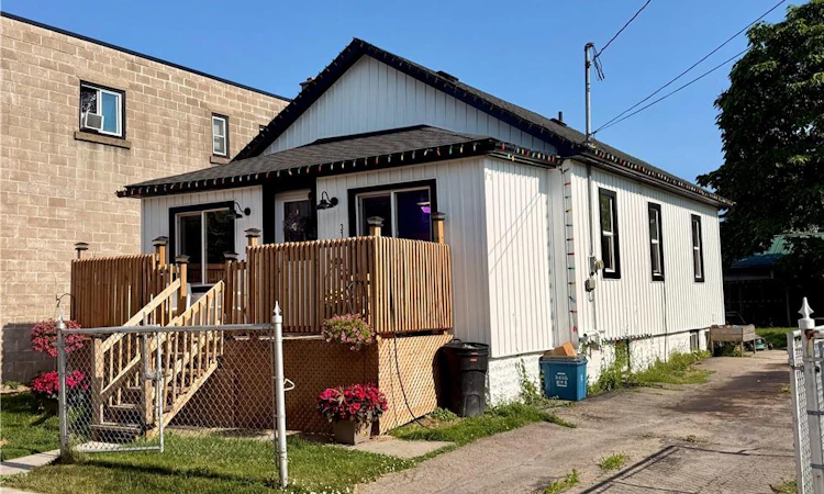314 Broadway Avenue A