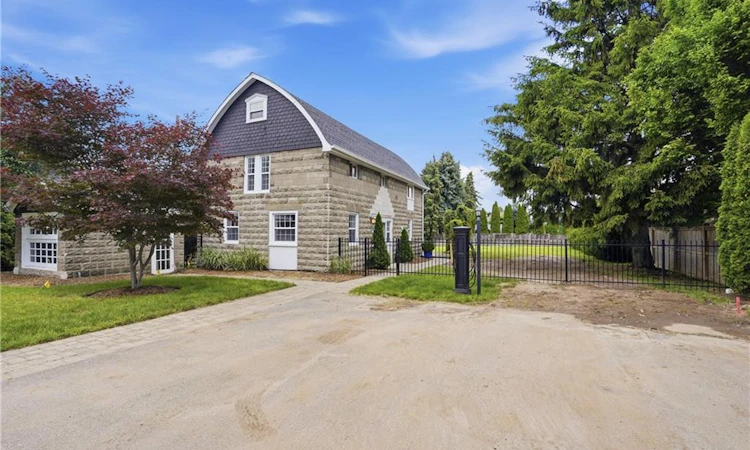 C-292 Main Street W