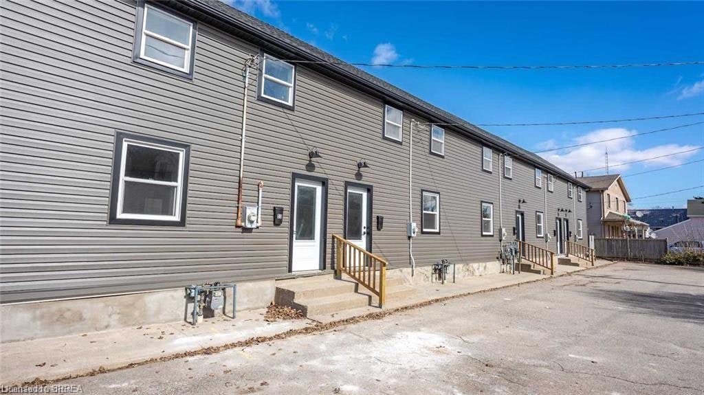 55 Winniett Street, Brantford, ON, N3T 1M6