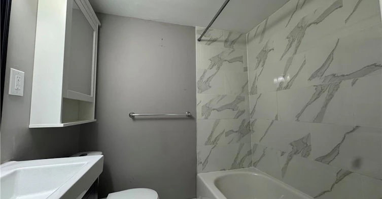 Lower-387 Upper Gage Avenue, Hamilton, ON, L8V 4H8 - 3