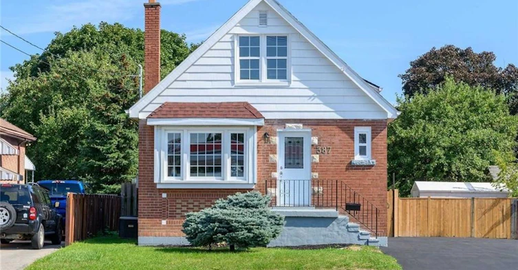Lower-387 Upper Gage Avenue, Hamilton, ON, L8V 4H8