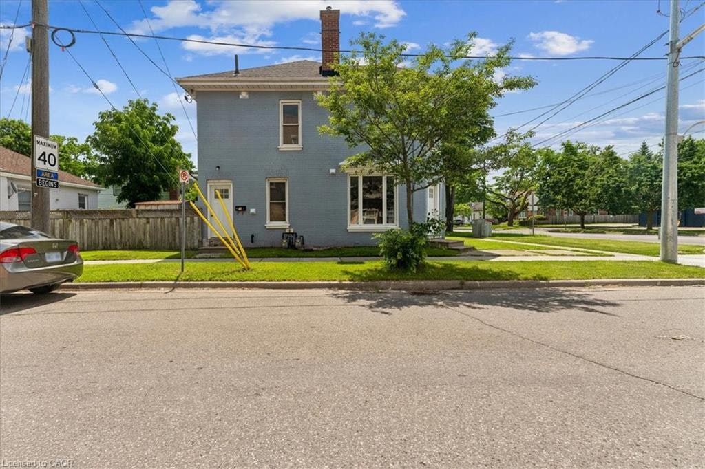 Upper-74 Erie Avenue, Brantford, ON, N3S 2E9 - 2