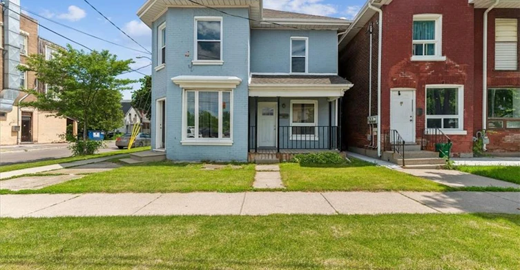 Main-74 Erie Avenue, Brantford, ON, N3S 2E9