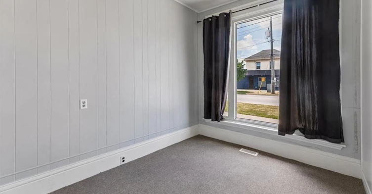 Main-74 Erie Avenue, Brantford, ON, N3S 2E9 - 10