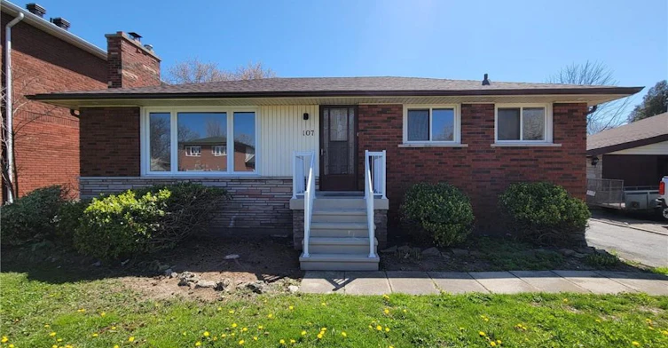 UPPER-107 South Bend Road W, Hamilton, ON, L9C 1M9