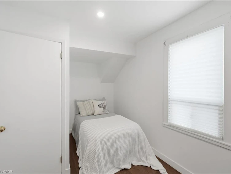 35 Chatham Street, Hamilton, ON, L8P 2B3 - 24