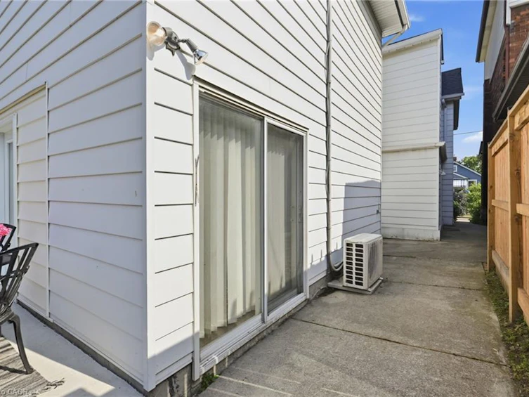 35 Chatham Street, Hamilton, ON, L8P 2B3 - 31