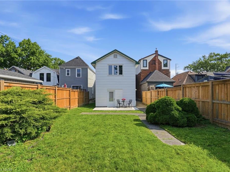 35 Chatham Street, Hamilton, ON, L8P 2B3 - 35