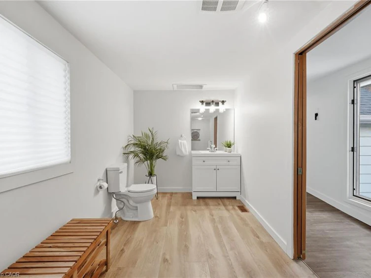 35 Chatham Street, Hamilton, ON, L8P 2B3 - 26