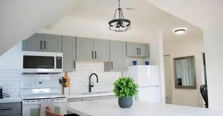 3-39 Stanley Avenue, Hamilton, ON, L8P 2K9
