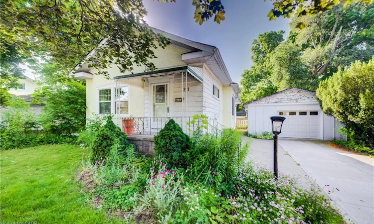 111 Pinewood Avenue