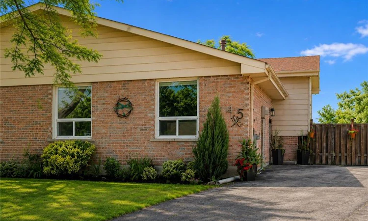 45 Hopewell Crescent