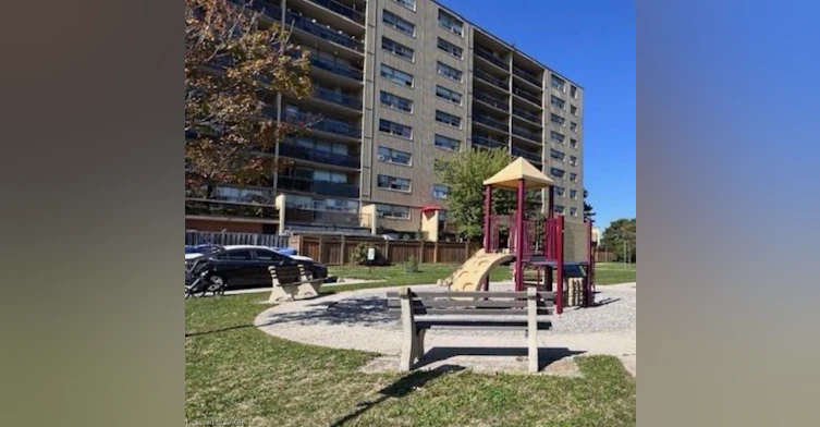 407-15 Albright Road, Hamilton, ON, L8K 5J2 - 3