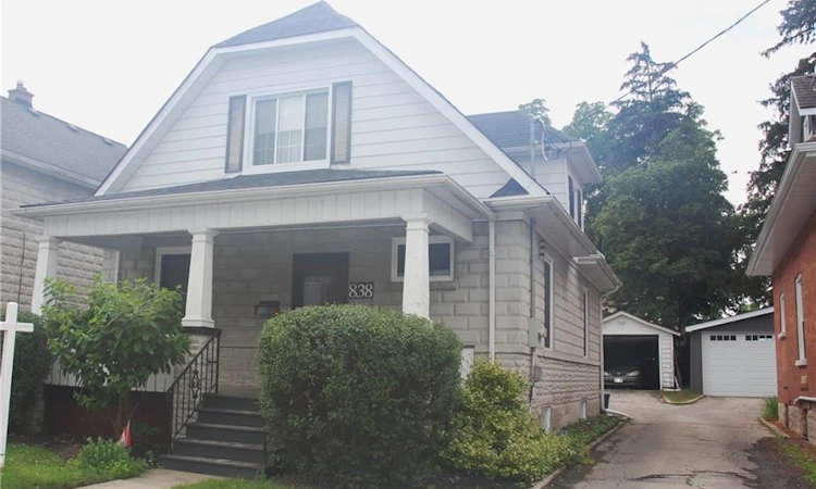838 Moore Street