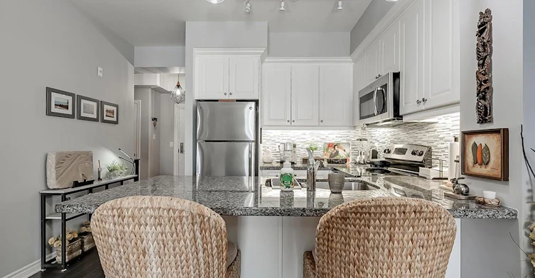 207-2300 Upper Middle Road, Oakville, ON, L6M 0T4 - 7
