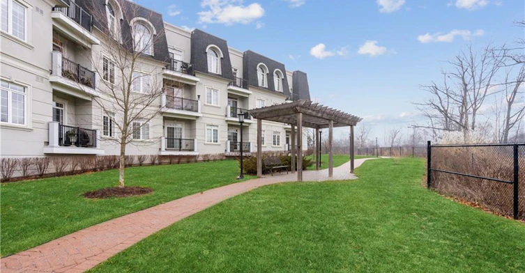 207-2300 Upper Middle Road, Oakville, ON, L6M 0T4 - 33