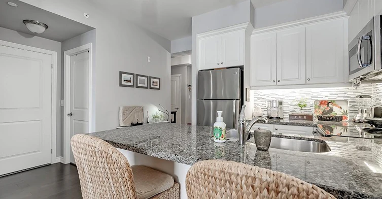 207-2300 Upper Middle Road, Oakville, ON, L6M 0T4 - 8