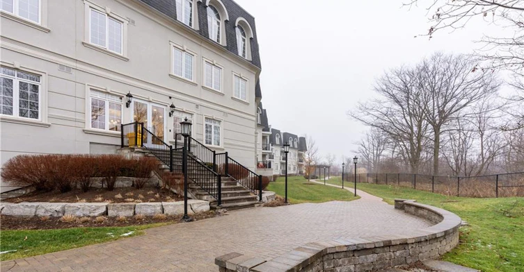 207-2300 Upper Middle Road, Oakville, ON, L6M 0T4 - 34