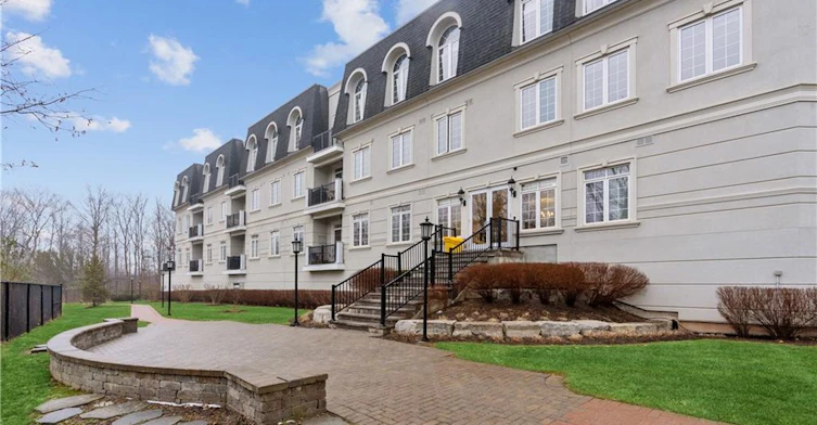 207-2300 Upper Middle Road, Oakville, ON, L6M 0T4 - 32