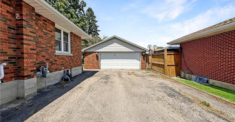 3 Westview Avenue, Brant, ON, N3T 5L7 - 3