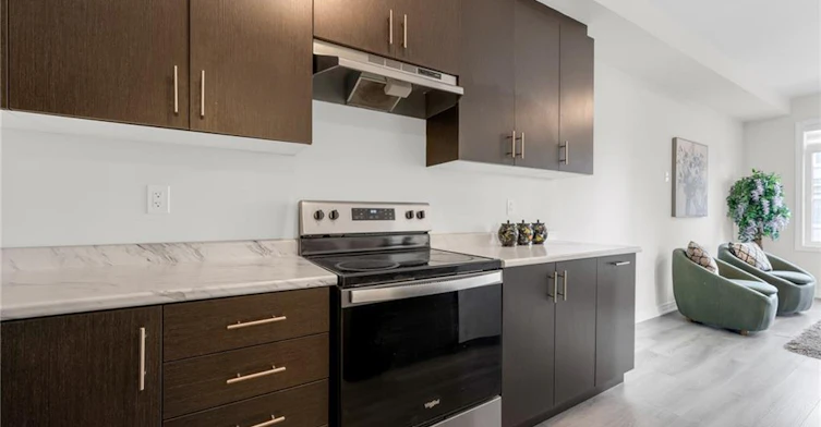 36-40 Zinfandel Drive, Hamilton, ON, L8E 0L1 - 9