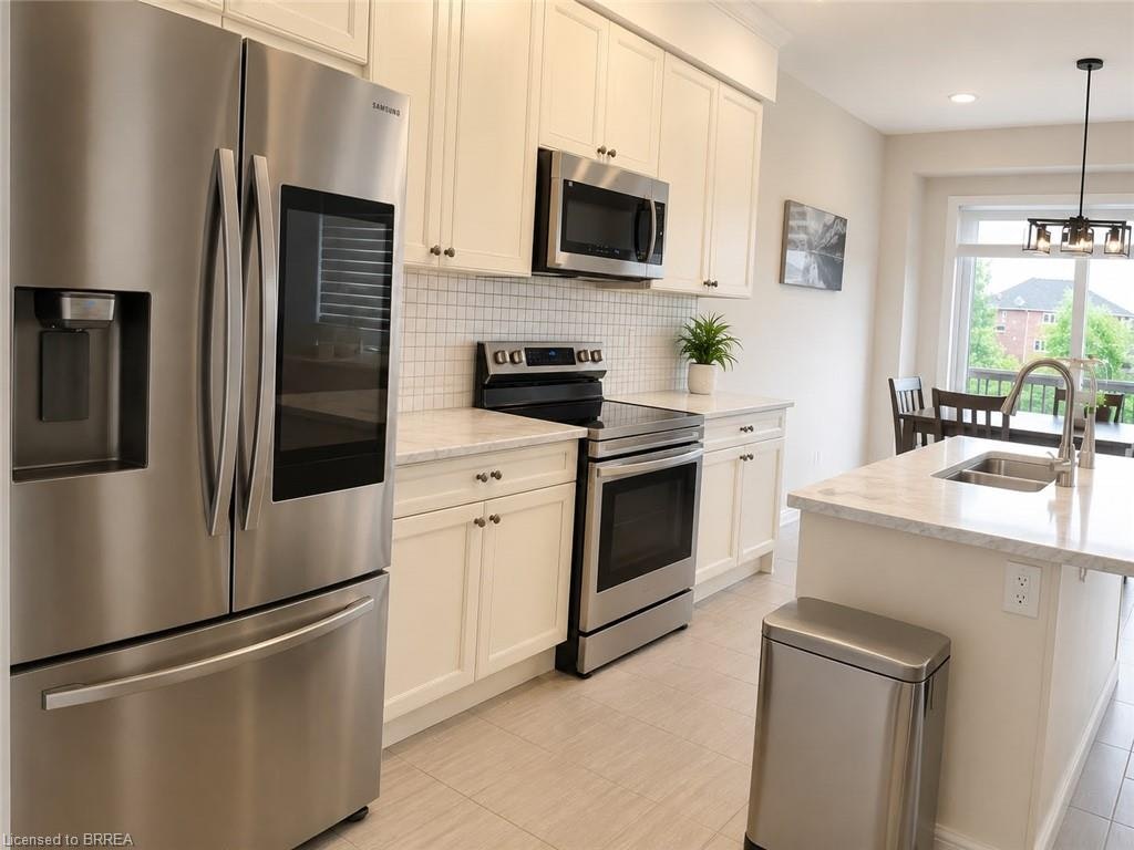 13 Cahill Drive, Brantford, ON, N3T 0V5 - 6
