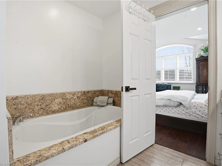 5 Arden Avenue, Hamilton, ON, L8H 7C2 - 23
