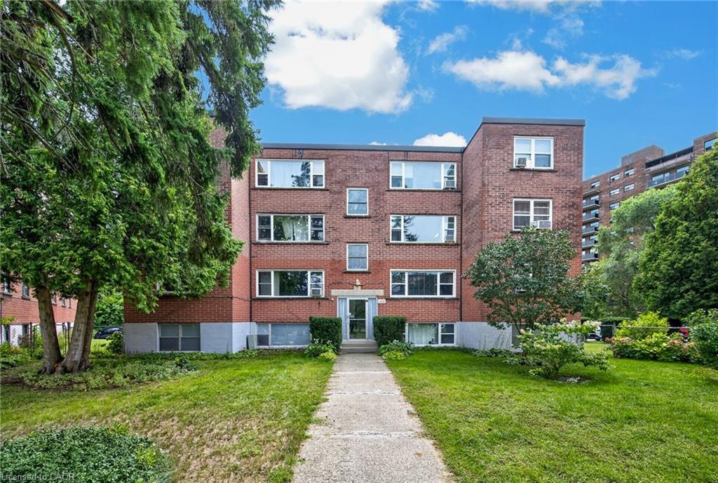 9-2422 New Street, Burlington, ON, L7R 1J6