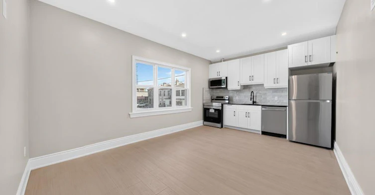 UPPER-250 Hughson Street N, Hamilton, ON, L8L 4M3 - 3