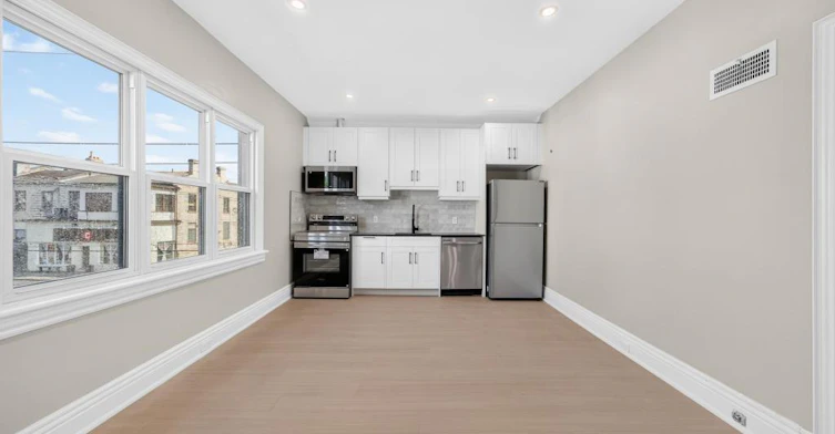 UPPER-250 Hughson Street N, Hamilton, ON, L8L 4M3 - 4