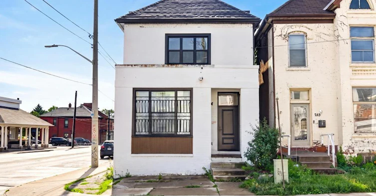 UPPER-250 Hughson Street N, Hamilton, ON, L8L 4M3