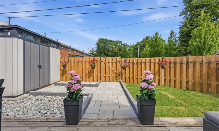 4-475 Claridge Road