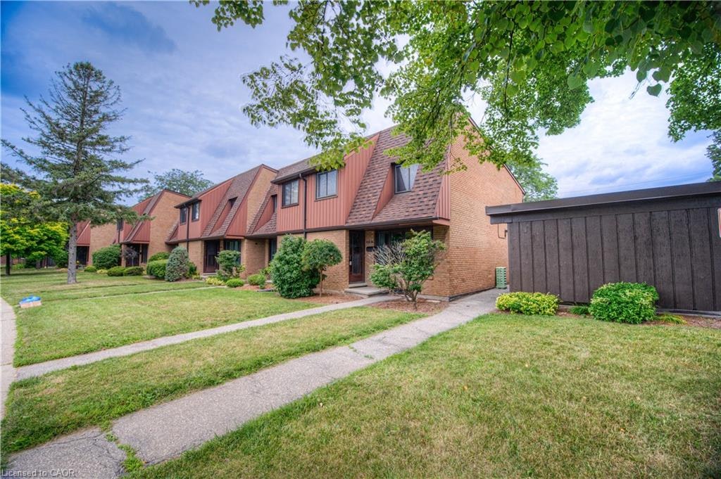 21-112 Kingswood Drive, Kitchener, ON, N2E 1S9